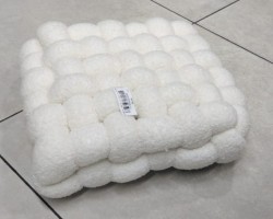 مقعد ببلز مصوف اوفوايت سكري 35 ×35 سم AF085-4