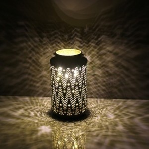 فازه اسود ذهبي اسهم مع اضاءه 9 سم × 20 سم