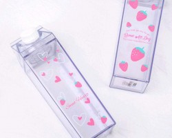 علبة عصائر بلاستيك اكريليك شفاف مرسم فراولة مع غطاء شكل علبة حليب