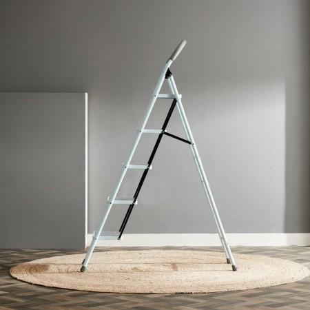 سلم ابيض حديد 5 درجات جلد اسود