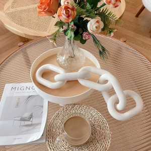 جنزير خشب ديكور لون ابيض فاتح طول 55 سم جنزير خشب ديكور لون ابيض فاتح طول 55 سم