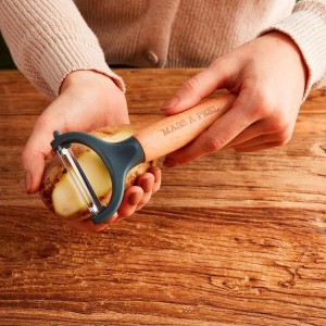 قشارة بطاطا ستانلس ستيل يد خشب SM2/9