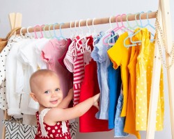 طقم علاقات ملابس اطفال - بيبي بلاستيك سادة 8 قطع