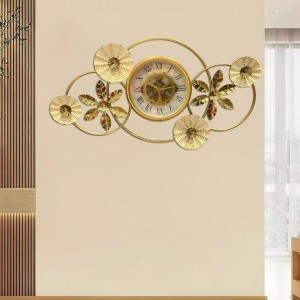 ساعة برواز انتيكا مسننات مع ورود حجم كبير ذهبي