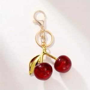 ميدالية شكل كرزتين لون احمر ميدالية شكل كرزتين لون احمر