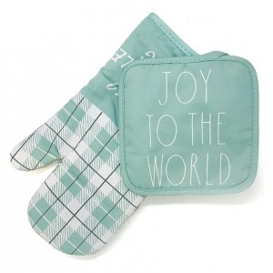 طقم كف ساخن مع مسكة نزالة قماش مربعة كروهات ملون مع كتابة Baking قطعتين طقم كف ساخن مع مسكة نزالة قماش مربعة كروهات ملون مع كتابة Baking قطعتين