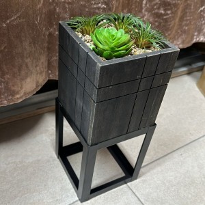 وردة مع ستاند مربع خشبي M13-4 وردة مع ستاند مربع خشبي M13-4