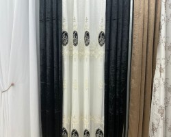 ستائر تتيوس لون  اسود