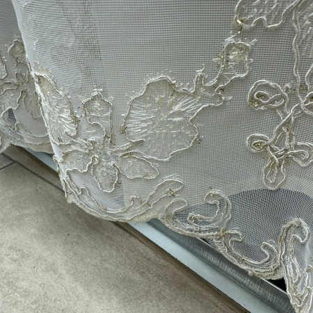 ستائر تتيوس لون بني غامق