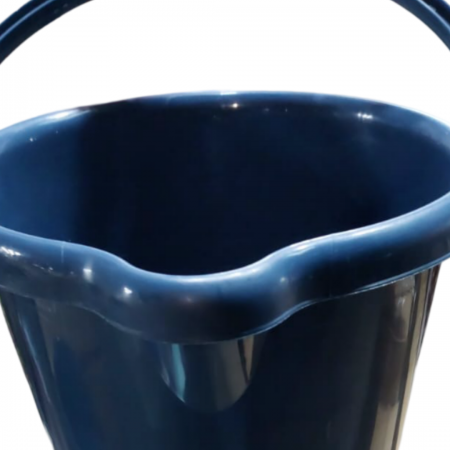 سطل / دلو ماء بلاستيك 12 لتر يد بلاستيك مع شفة MERWY