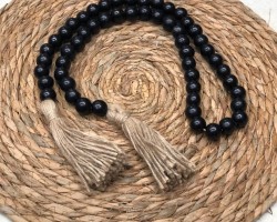 مسبحة ديكور خرز مكرميه بني فاتح / غامق طول 30سم مسبحة ديكور خرز مكرميه بني فاتح / غامق طول 30سم