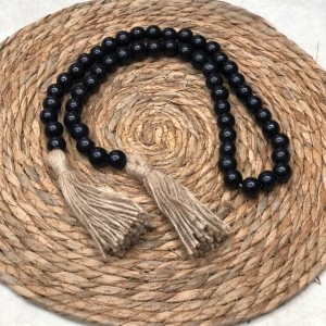 مسبحة ديكور خرز مكرميه بني فاتح / غامق طول 30سم