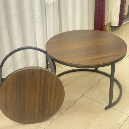 طقم طاولتين وسط لون خشبي مدور خشب رجل معدن ذهبي درج متداخل طقم طاولتين وسط لون خشبي مدور خشب رجل معدن ذهبي درج متداخل