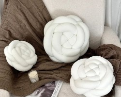 طابة كاشنز ديكور مجدول عجل مخمل شكل وردة وسط قطر 23سم مخدة مسطحة طابة كاشنز ديكور مجدول عجل مخمل شكل وردة وسط قطر 23سم مخدة مسطحة