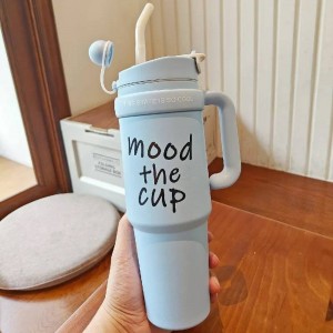 مطرة ماء - شيكر حجم 1 لتر ملون اشكال MOOD THE CUP مطرة ماء - شيكر حجم 1 لتر ملون اشكال MOOD THE CUP