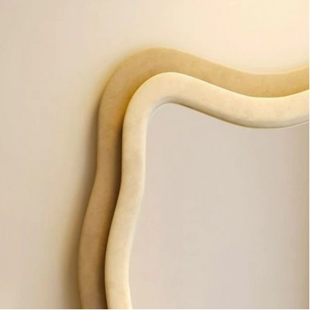 مراة منجد مخمل زكزاك مع ستاند حديد مقاس 160 × 60 بيج / ابيض مراة منجد مخمل زكزاك مع ستاند حديد مقاس 160 × 60 بيج / ابيض