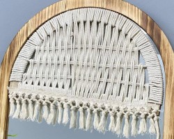 مراة شكل شباك قوس شكل اطار خشب مع تطريز مكرميه 110 × 50 سم