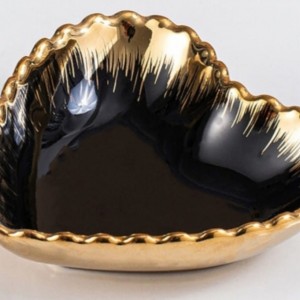 صحن مكسرات بورسلان شكل قلب حيف ذهبي 6 قطع