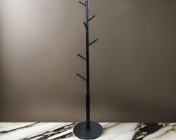 شماعة ملابس خشبية JYSK قاعدة مدور ثقيل اسود شماعة ملابس خشبية JYSK قاعدة مدور ثقيل اسود