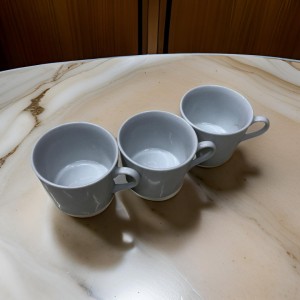 طقم ماجات بورسلان كبير ابيض سادة 3 قطع طقم ماجات بورسلان كبير ابيض سادة 3 قطع