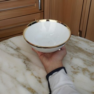 صحن شوربة - زبادي بورسلان ابيض مع حز ذهبي 7 انش