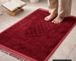 سجادة صلاة مخمل سادة مبطن طبيه مع ارضية لاصقة / مصليه طبية