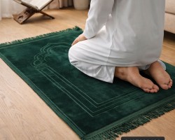 سجادة صلاة مخمل سادة مبطن طبيه مع ارضية لاصقة / مصليه طبية