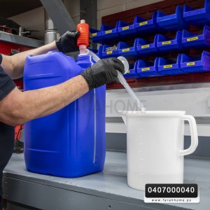 بربيش مضخة زيت لون ابيض ومقبض احمر