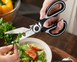 مقص متعدد الاستخدام مع غطاء