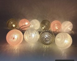 حبل كرات قطنية - طابات مضيئة تعمل بالبطارية لون ذهبي 10 كرات