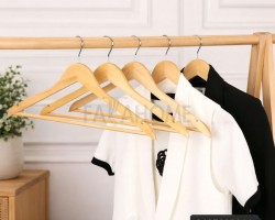 علاقة ملابس خشب 3 قطع