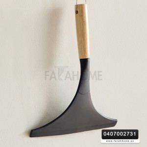 قشاطة مجلى بلاستيك ابيض مع يد خشب بامبو
