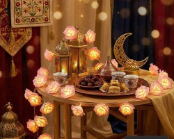 زينه رمضان/  حبل اضائة شكل وردة لون ذهبي فيش كهرباء
