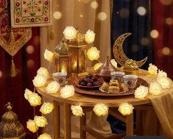 زينه رمضان/  حبل اضائة شكل وردة لون ذهبي فيش كهرباء