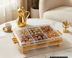 مضيفة - صينية تقديم اكريلك مقطعة مستطيلة مع 6 علب كاندي / مكسرات نقش CNC ذهبي حجم 28 × 19 سم