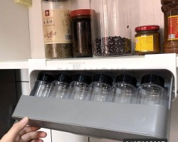 طقم علب بهارات 6 قطع بلاستيك شفاف مع ستاند سحب 