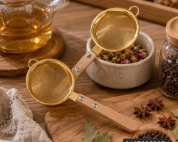 مصفاة شاي ستانليس مذهب يد خشب