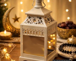 زينه رمضان / فانوس معدن بيج وجه زجاج عاكس زينه رمضان / فانوس معدن بيج وجه زجاج عاكس