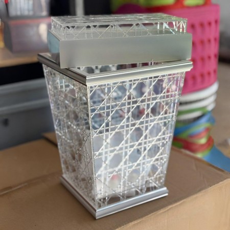 طقم سله صالون مهملات ابيض مع علبة محارم اكريليك MA3