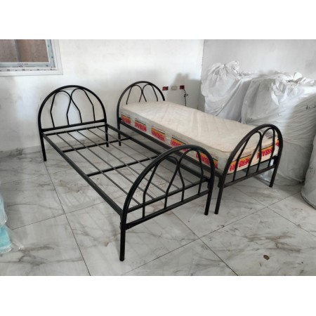 سرير نوم مفرد حديد مدهون صناعة محلية - تخت حديد مفرد لف مقاس 190 × 80 سم سرير نوم مفرد حديد مدهون صناعة محلية - تخت حديد مفرد لف مقاس 190 × 80 سم