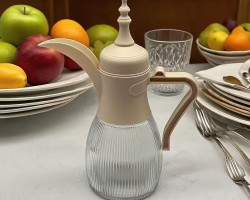 طقم بكرج قهوة / شاي زجاج محزز مع 6 فناجين سادة بيج