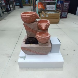 نافورة سميت وسط اشكال 