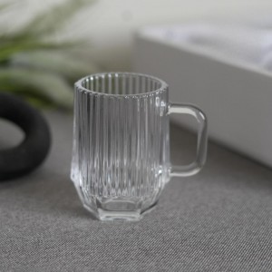 طقم كاسات شاي شفاف مع يد 12 قطعه مضلع من تحت ومنفوخ