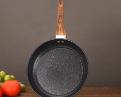 قلايه جرانيت ثقيل بيد خشبية مقاس 18 سم ماركة ALK