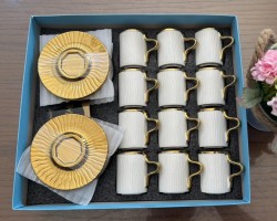 طقم 12 فنجان / فناجين قهوة مع يد مع استكانات 12 صحون ذهبية 24 قطعة بروز ADC