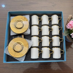 طقم 12 فنجان / فناجين قهوة مع يد مع استكانات 12 صحون ذهبية 24 قطعة بروز ADC