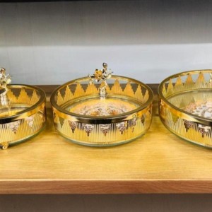 طقم مضايف - صواني تفضيل مدور / سداسي ذهبي او فضي مع غطا زجاج 3 قطع