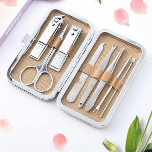 طقم شنتة قصاصات ومقص عناية أظافر7 قطع