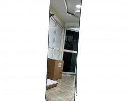 مراه بلاستيك مستطيل اسود مع ستاند  147 × 37 سم