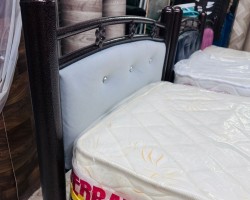 سرير نوم مفرد حديد مع تنجيد مدهون صناعة محلية - تخت حديد منجد مقاس 190 × 80 سم